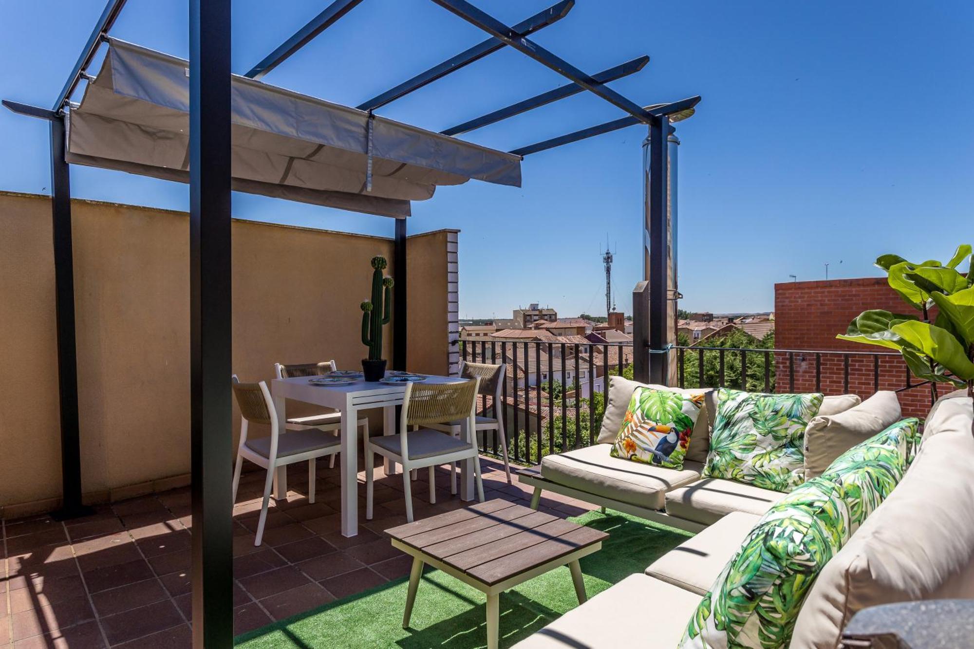 Baruhaus Terraza Duplex Valencia De Don Juan Apartment Exterior foto