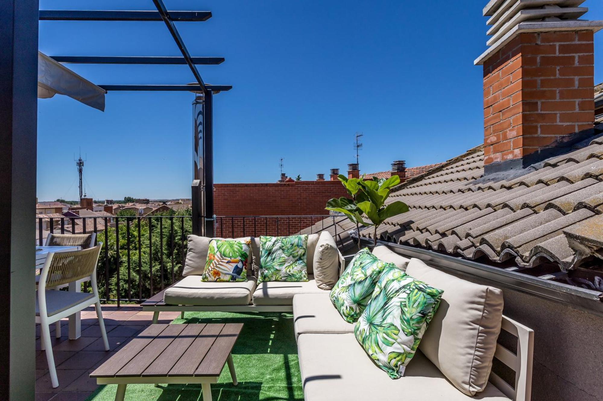 Baruhaus Terraza Duplex Valencia De Don Juan Apartment Exterior foto